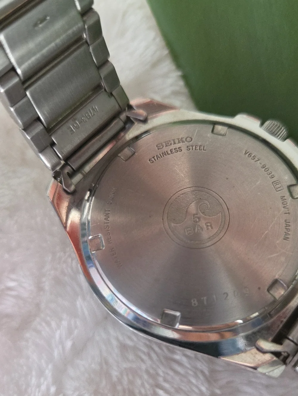 Seiko Men's V657-9039 Chronograph Watch.